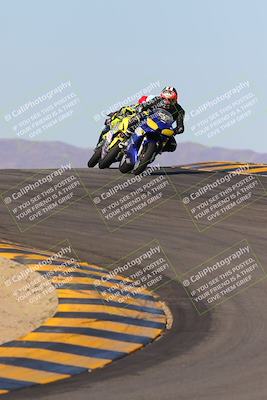 media/Dec-18-2022-SoCal Trackdays (Sun) [[8099a50955]]/Turns 9 and 10 Set 2 (1055am)/